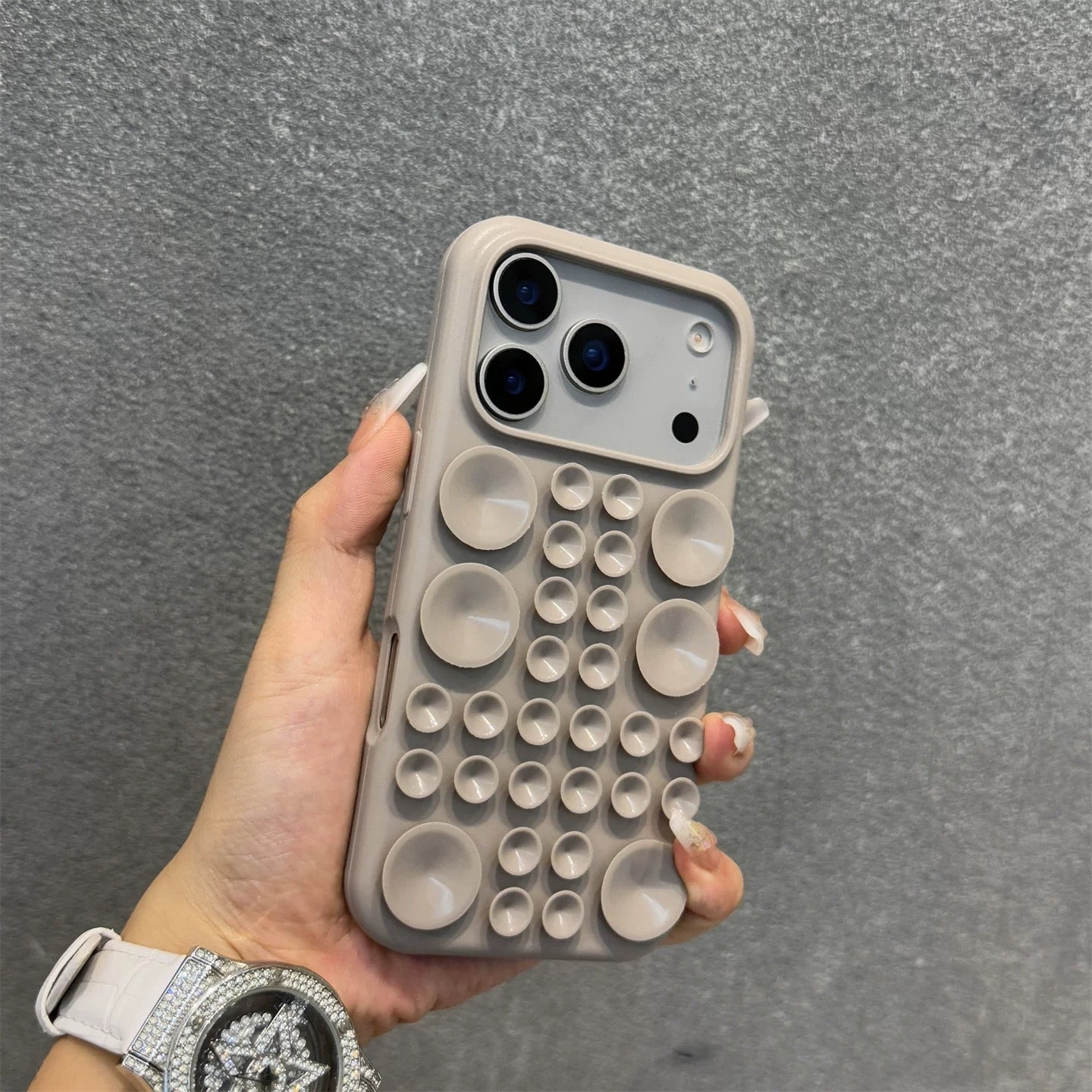 Suction cup style macaroon